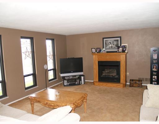 3123 Kane Road Aliquippa, PA 15001 - Photo 2 of 18 Living Room.