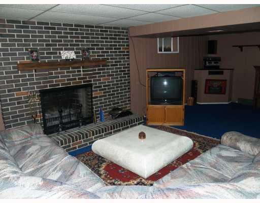 3123 Kane Road Aliquippa, PA 15001 - Photo 15 of 18 Den/Family/Great Room.