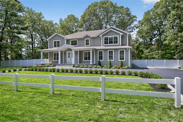 $2,899,000 | 654 Caledonia Road, Dix Hills, NY 11746