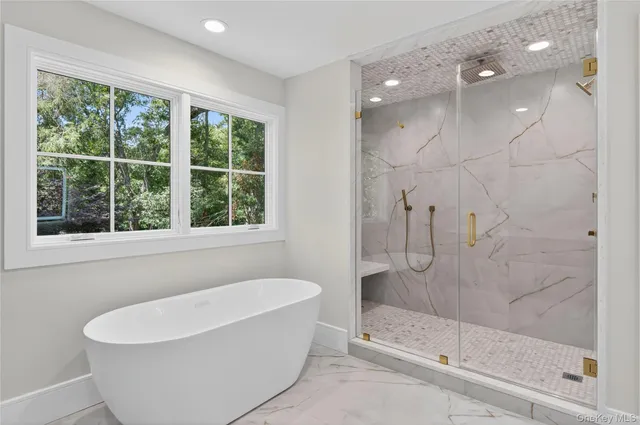 $2,899,000 | 654 Caledonia Road, Dix Hills, NY 11746