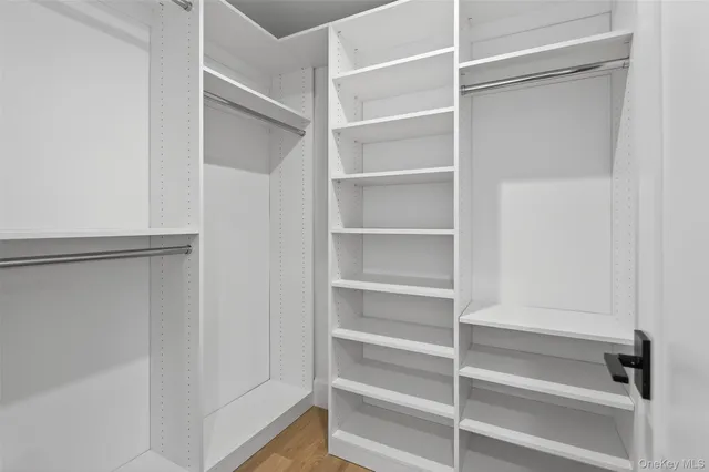 $2,899,000 | 654 Caledonia Road, Dix Hills, NY 11746