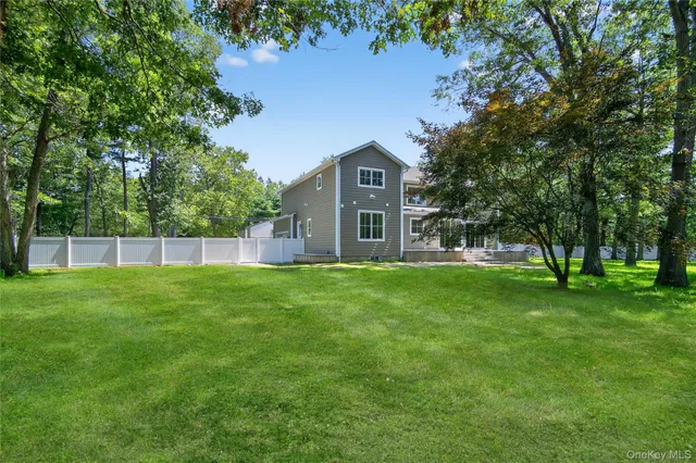 $2,899,000 | 654 Caledonia Road, Dix Hills, NY 11746