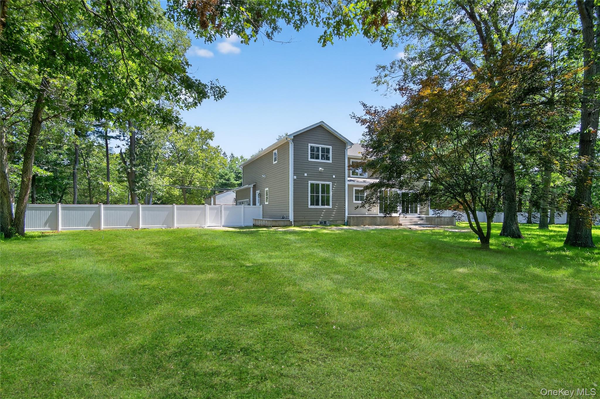654 Caledonia Road Dix Hills, NY 11746 - Photo 36 of 42 View of yard