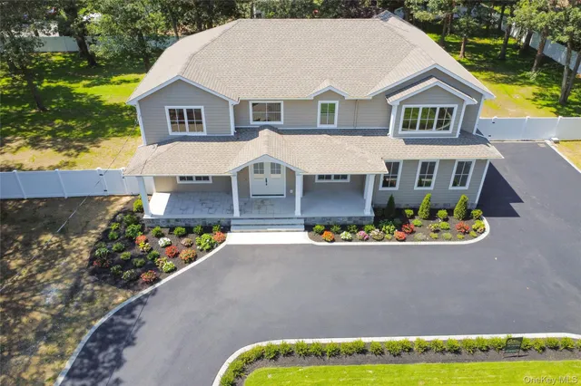 $2,899,000 | 654 Caledonia Road, Dix Hills, NY 11746