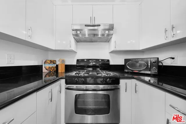 $995,000 | 1317 26th Street, Unit 4, Santa Monica, CA 90404