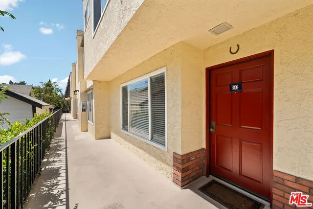 $995,000 | 1317 26th Street, Unit 4, Santa Monica, CA 90404