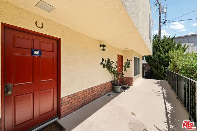 $995,000 | 1317 26th Street, Unit 4, Santa Monica, CA 90404