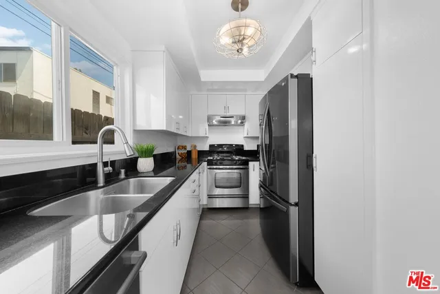 $995,000 | 1317 26th Street, Unit 4, Santa Monica, CA 90404