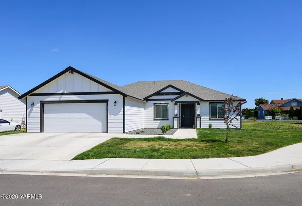 $379,900 | 1609 Diamond Avenue, Grandview, WA 98930