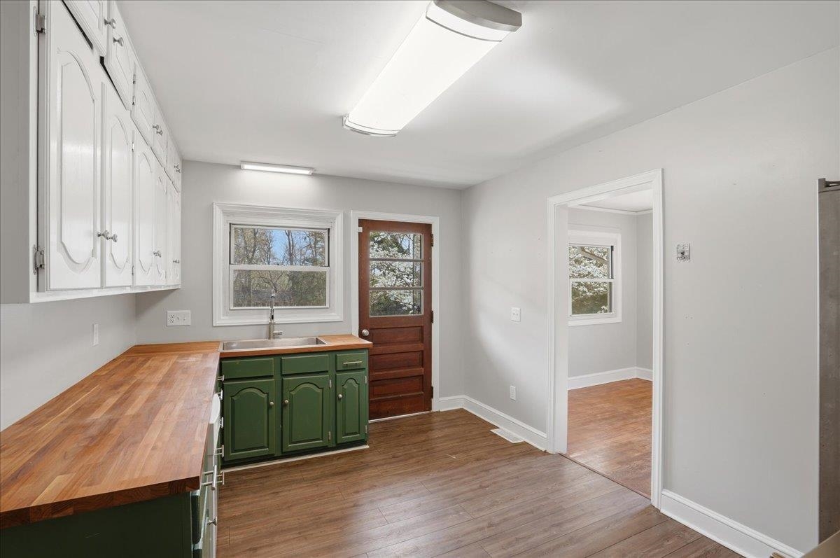 11 Spring Valley Road Greenville, SC 29615 - Photo 10 of 27 Gallery Image 10