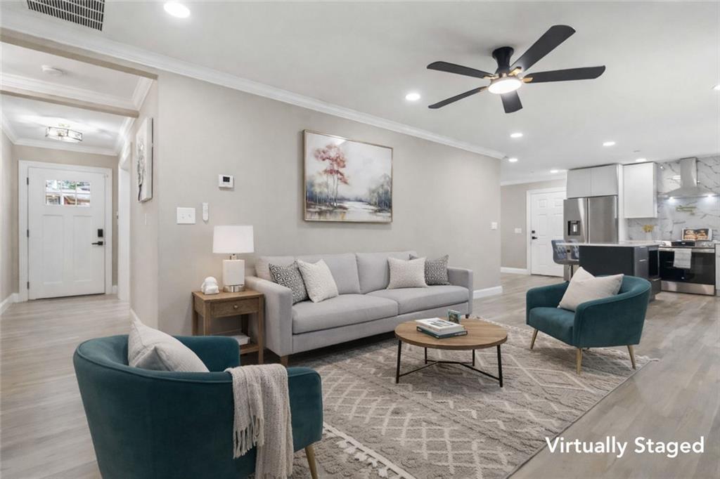 2927 Ponderosa Circle Decatur, GA 30033 - Photo 4 of 27 a living room with furniture and a ceiling fan