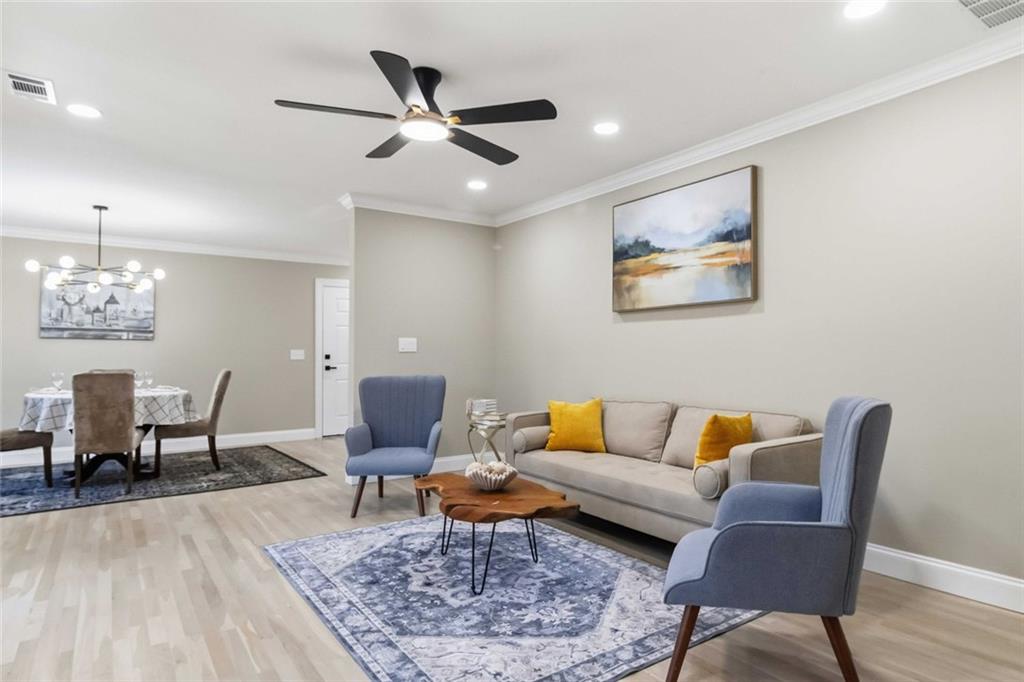 2927 Ponderosa Circle Decatur, GA 30033 - Photo 5 of 27 a living room with furniture and a rug