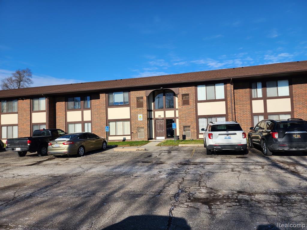 4925 East 10 Mile Road, Unit 5 Warren, MI 48091 - Photo 1 of 12 Gallery Image 1