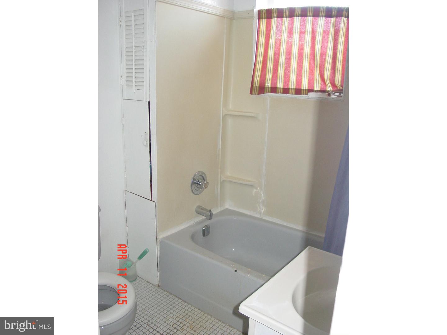 436 Fitzgerald Street Philadelphia, PA 19148 - Photo 8 of 10 Bathroom