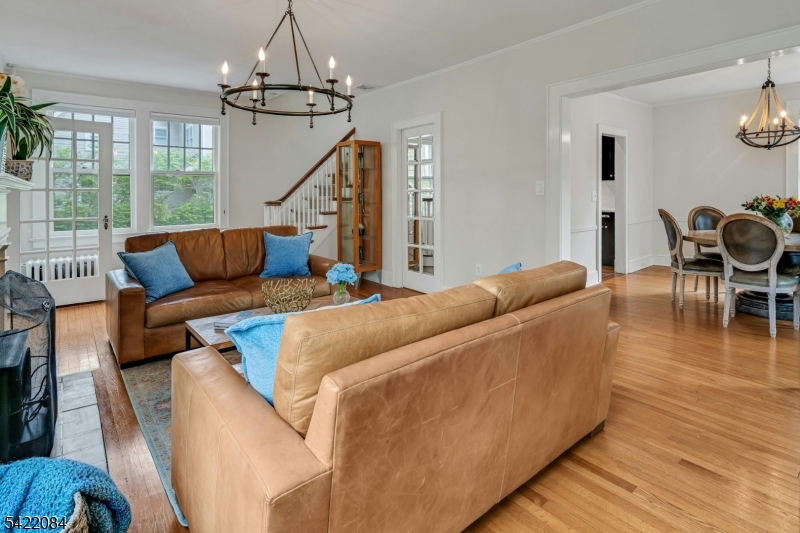 122 Kenilworth Road Mountain Lakes, NJ 07046 - Photo 19 of 45 a living room with furniture and a wooden floor