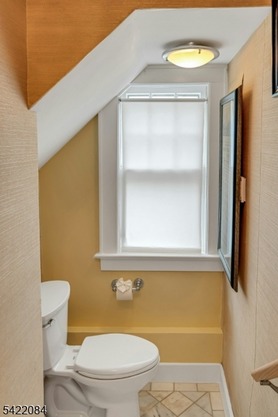 122 Kenilworth Road Mountain Lakes, NJ 07046 - Photo 30 of 45 a bathroom with a toilet and a shower