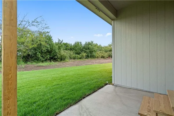 $501,405 | 1565 Grayhawk Drive, Basehor, KS 66007