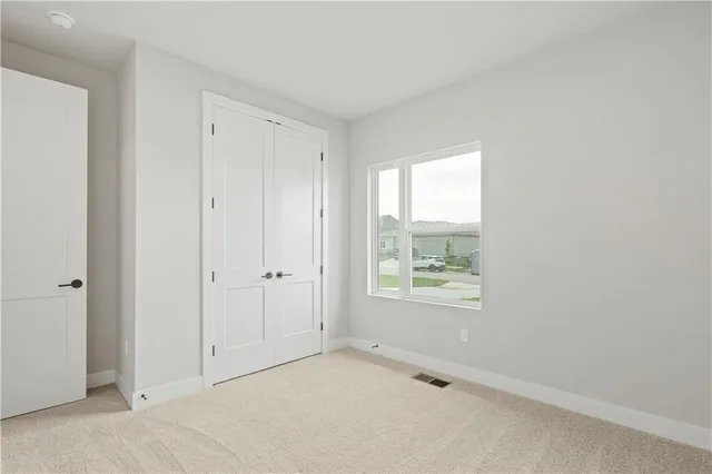 $498,405 | 1565 Grayhawk Drive, Basehor, KS 66007