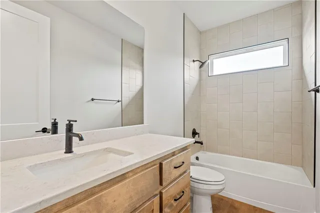 $498,405 | 1565 Grayhawk Drive, Basehor, KS 66007