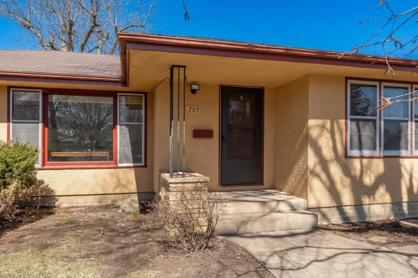 $339,900 | 709 Shakopee Avenue East, Shakopee, MN 55379