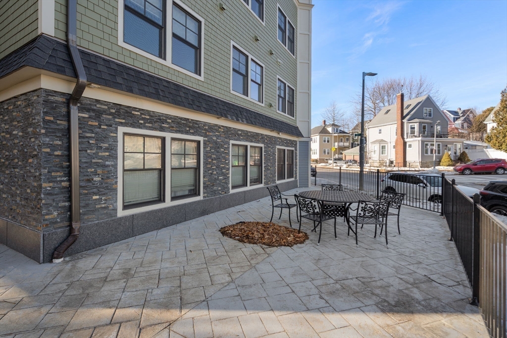 18 Robert Street, Unit 14 Boston, MA 02131 - Photo 22 of 24