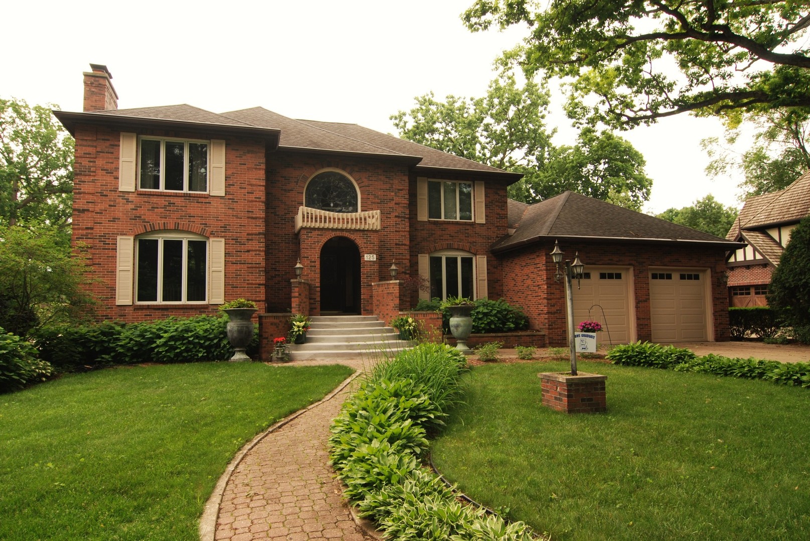 125 Bloomingbank Road Riverside, IL 60546 - Photo 2 of 32