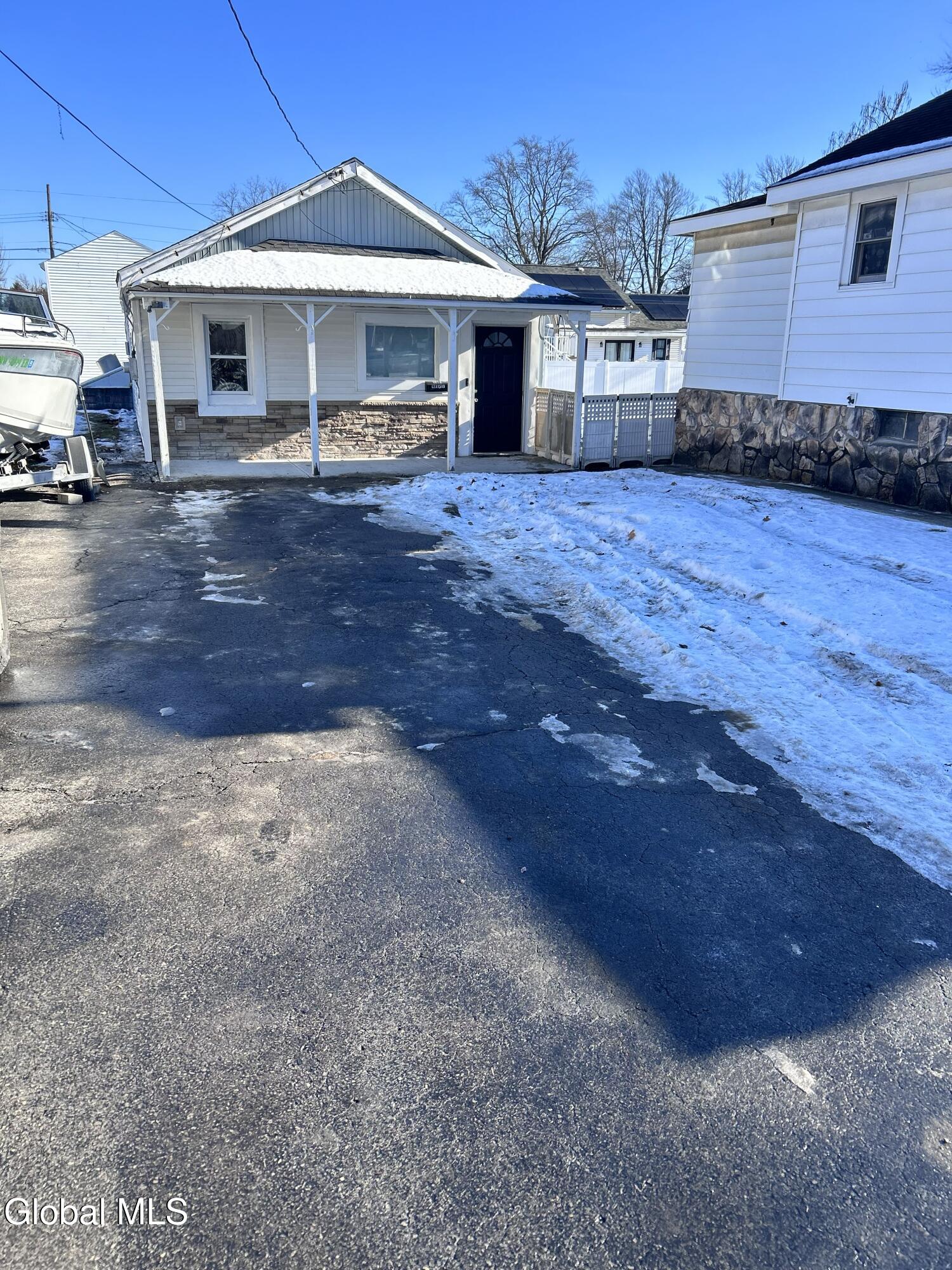 1872 Stuart Street Rotterdam, NY 12303 - Photo 2 of 24 front