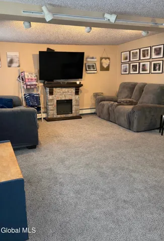 $189,000 | 1872 Stuart Street, Rotterdam, NY 12303