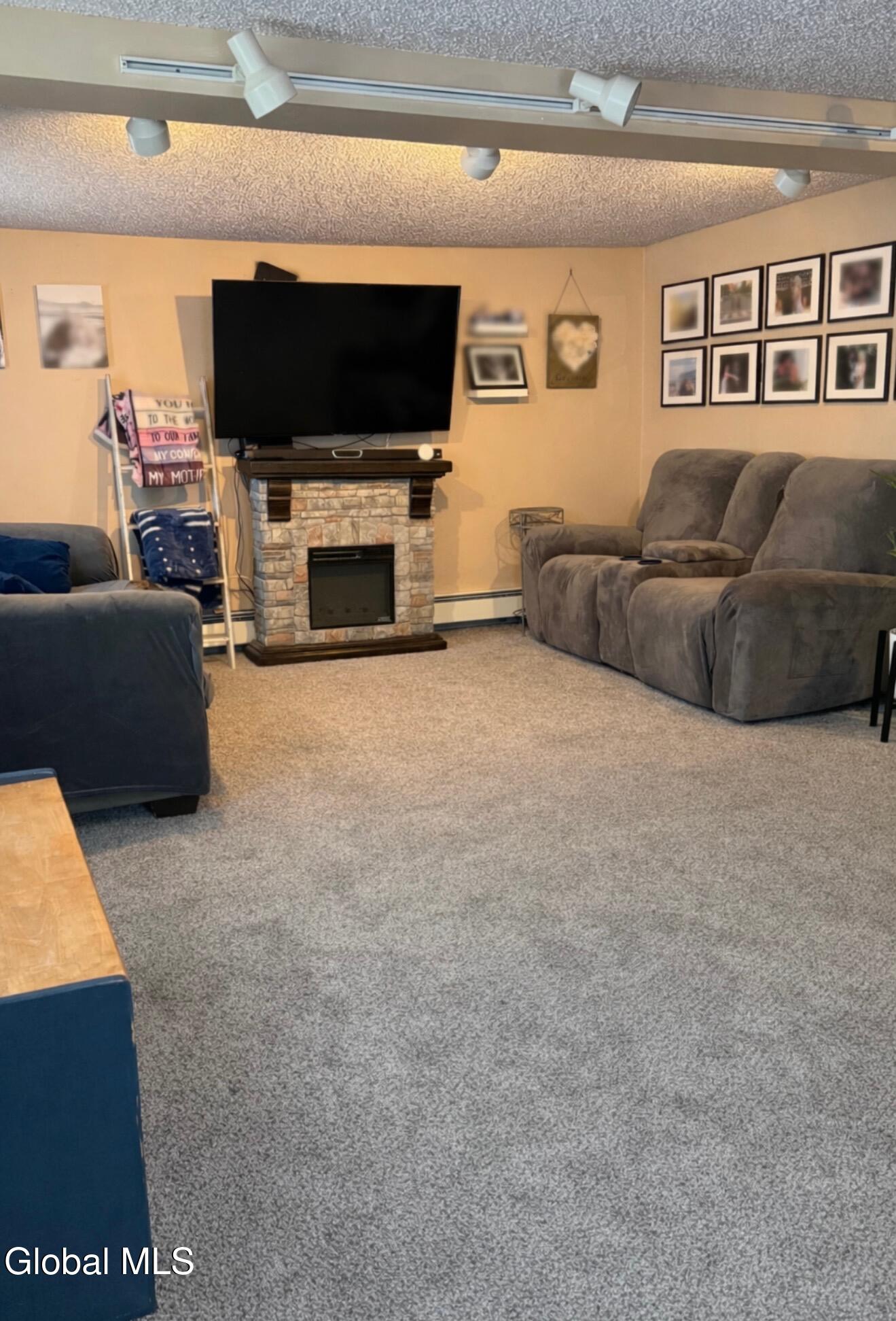 1872 Stuart Street Rotterdam, NY 12303 - Photo 3 of 24 IMG_0631