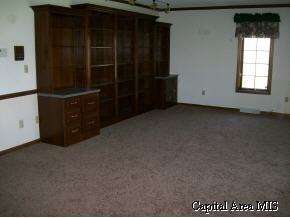 4706 Spaulding Orchard Road Springfield, IL 62711 - Photo 5 of 9