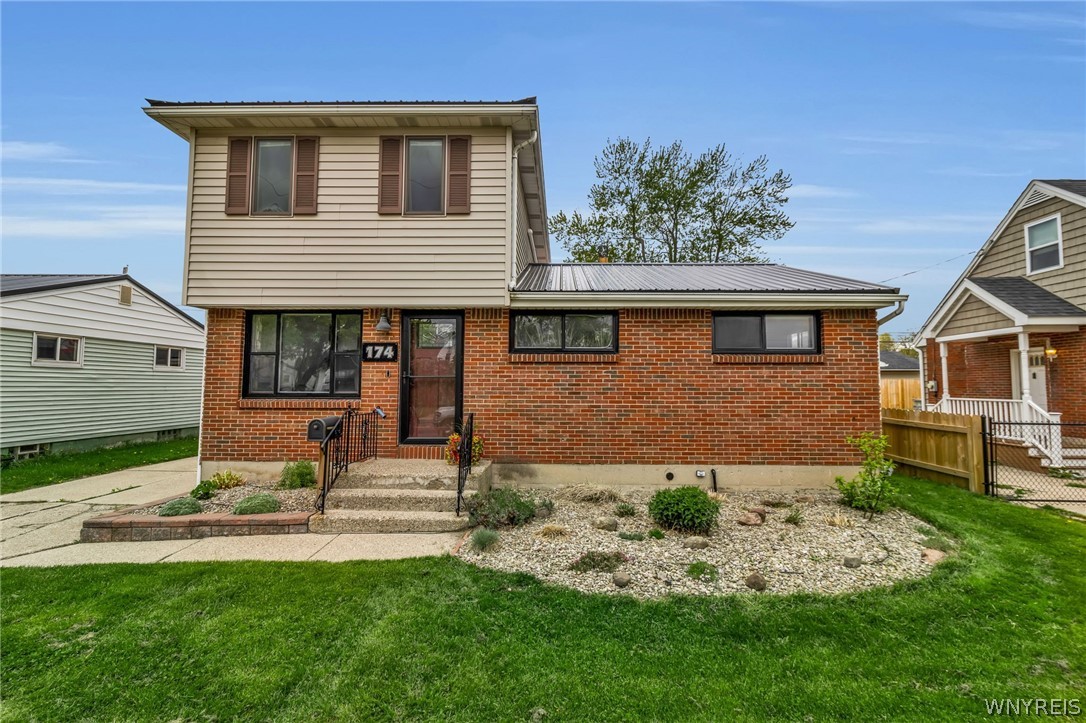 174 Heather Road Cheektowaga, NY 14225 - Photo 1 of 39