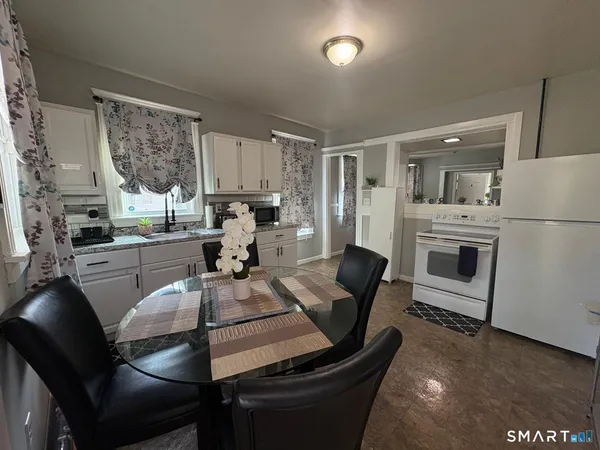 $1,200 | 70 Elmwood Avenue, Waterbury, CT 06710