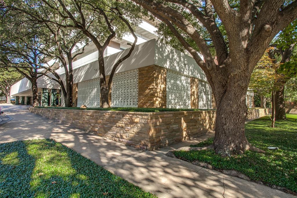 3601 Turtle Creek Boulevard, Unit 1006 Dallas, TX 75219 - Photo 24 of 28 a view of backyard space