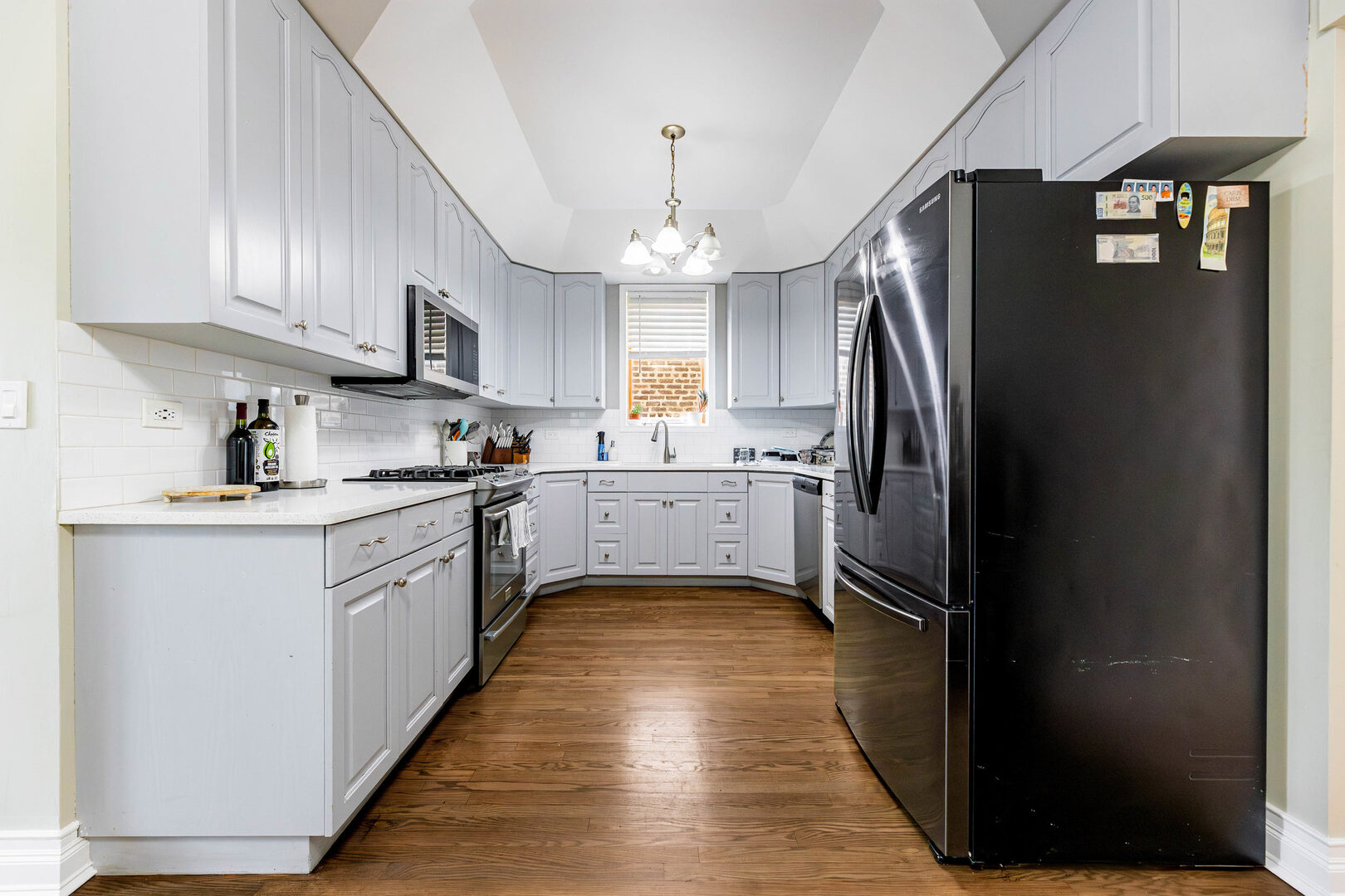 6017 South Monitor Avenue Chicago, IL 60638 - Photo 7 of 35