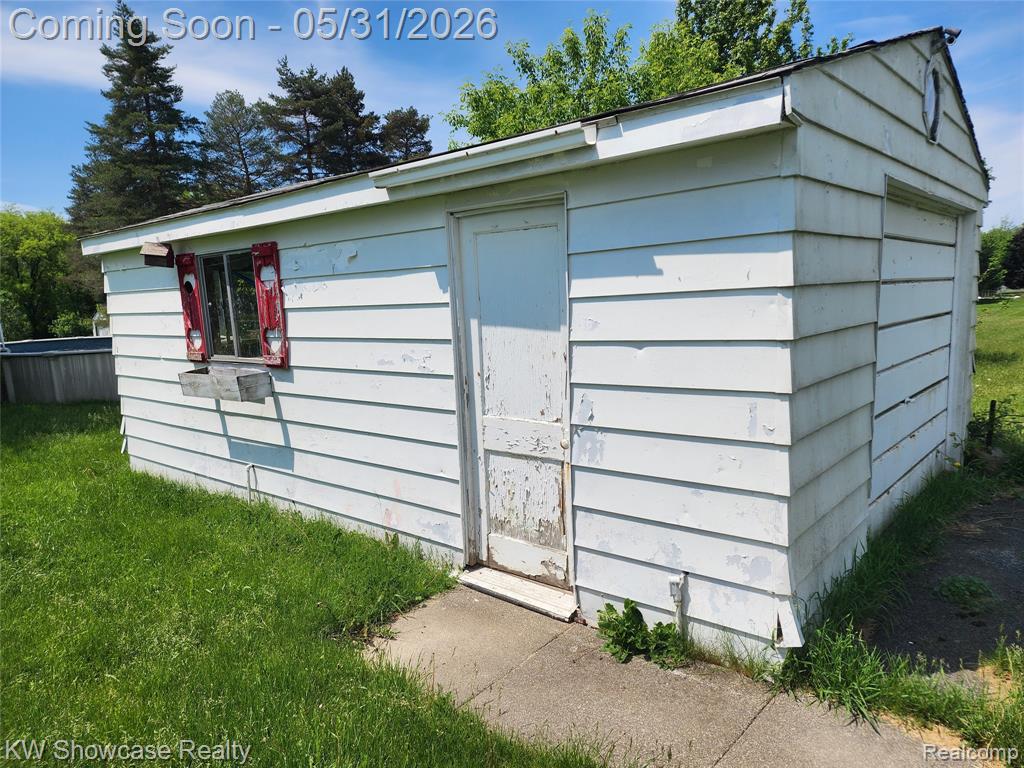 4356 South Vassar Road Burton, MI 48519 - Photo 8 of 42