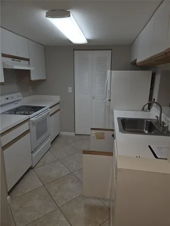 $1,600 | 9755 Westview Drive, Unit 1213, Coral Springs, FL 33076