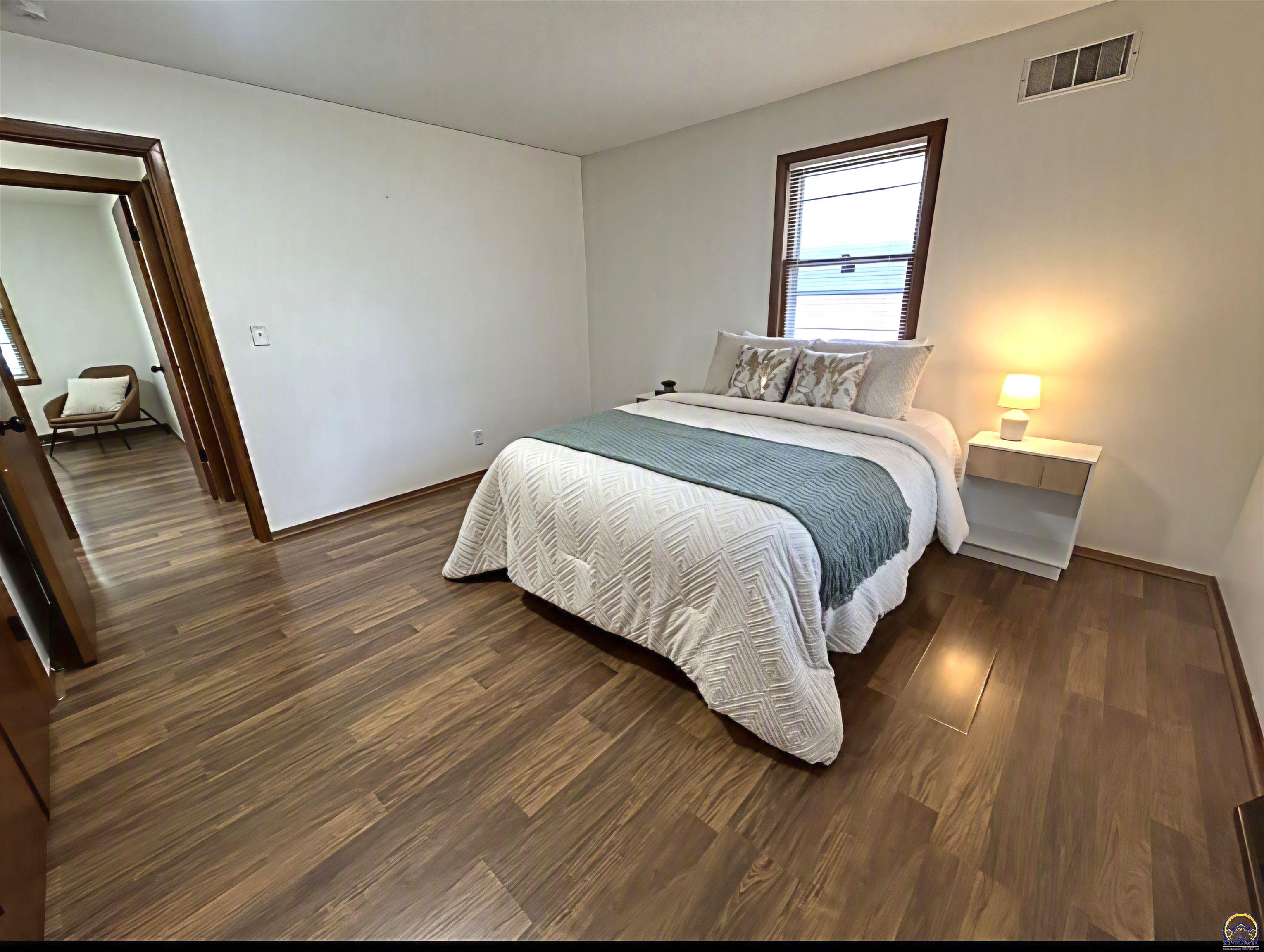 4209 Southwest 34th Street Topeka, KS 66614 - Photo 12 of 21