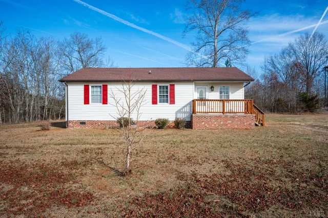 $169,900 | 1114 Golden Leaf Road, Nathalie, VA 24577