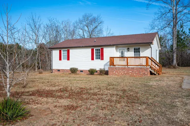 $159,900 | 1114 Golden Leaf Road, Nathalie, VA 24577