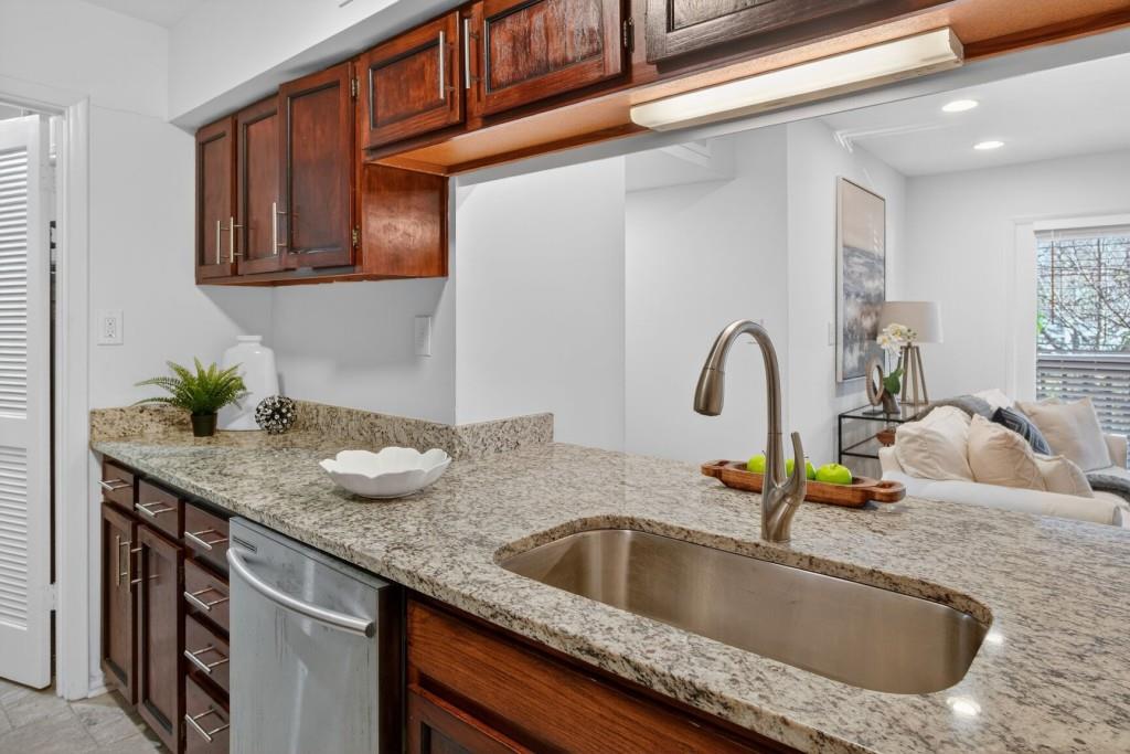 217 Tuxworth Circle Decatur, GA 30033 - Photo 13 of 43