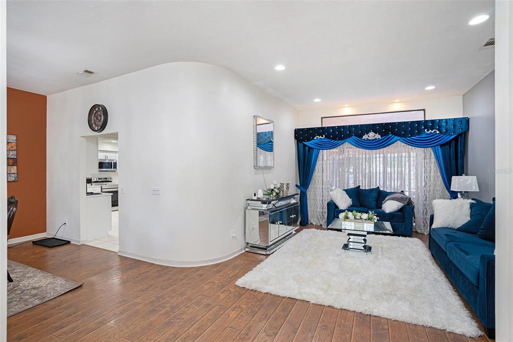 1619 Palace Court Valrico, FL 33594 - Photo 19 of 32 a view of a room with gym equipment