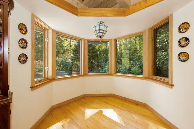 $1,395,000 | 16 Summit Drive, Grantham, NH 03753