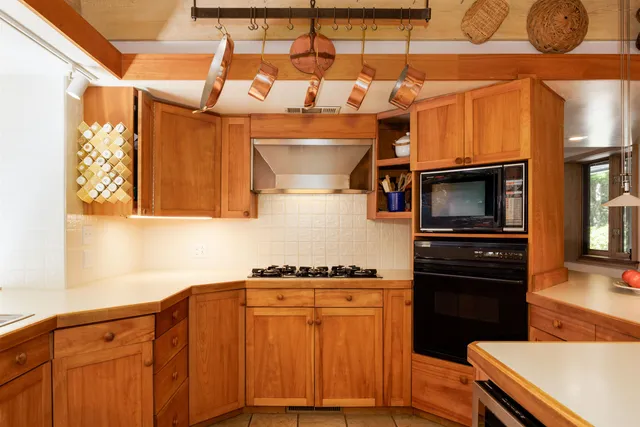 $1,395,000 | 16 Summit Drive, Grantham, NH 03753