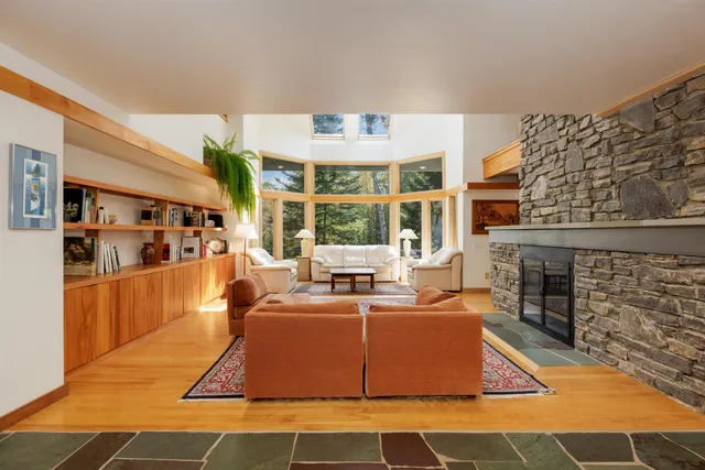 $1,395,000 | 16 Summit Drive, Grantham, NH 03753