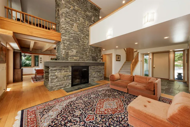 $1,395,000 | 16 Summit Drive, Grantham, NH 03753