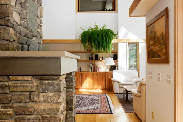 $1,395,000 | 16 Summit Drive, Grantham, NH 03753