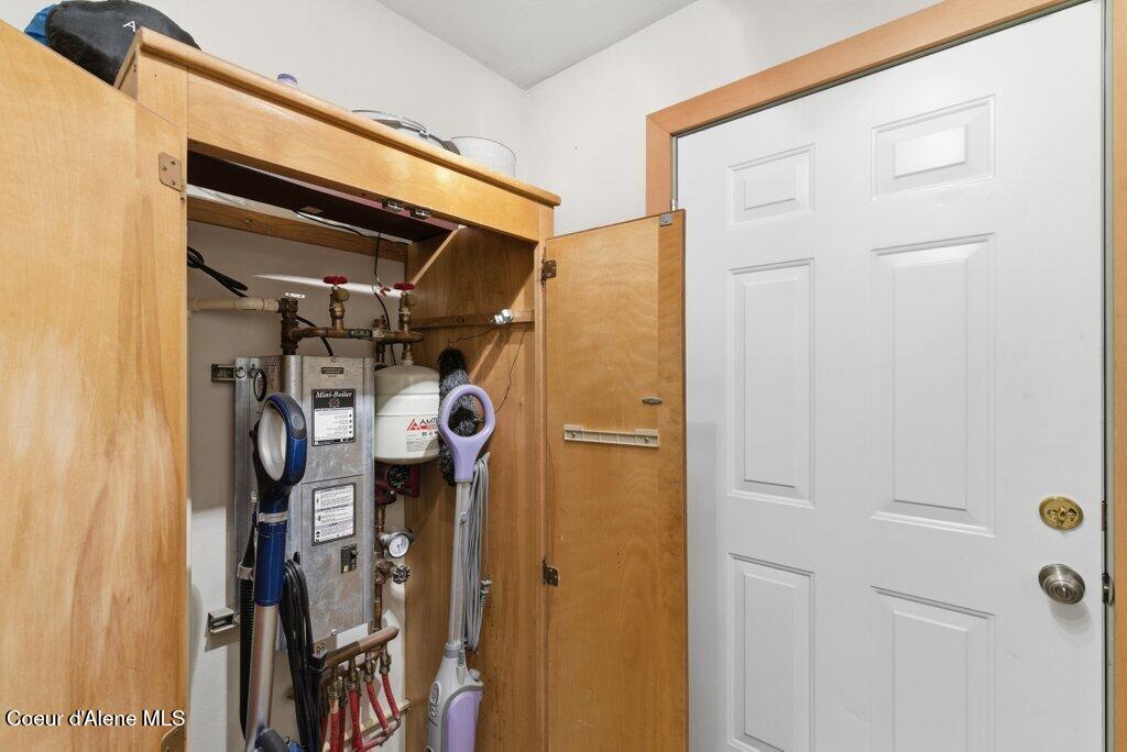 10948 East Gypo Road Athol, ID 83801 - Photo 17 of 41 Radiant Heat Flooring System