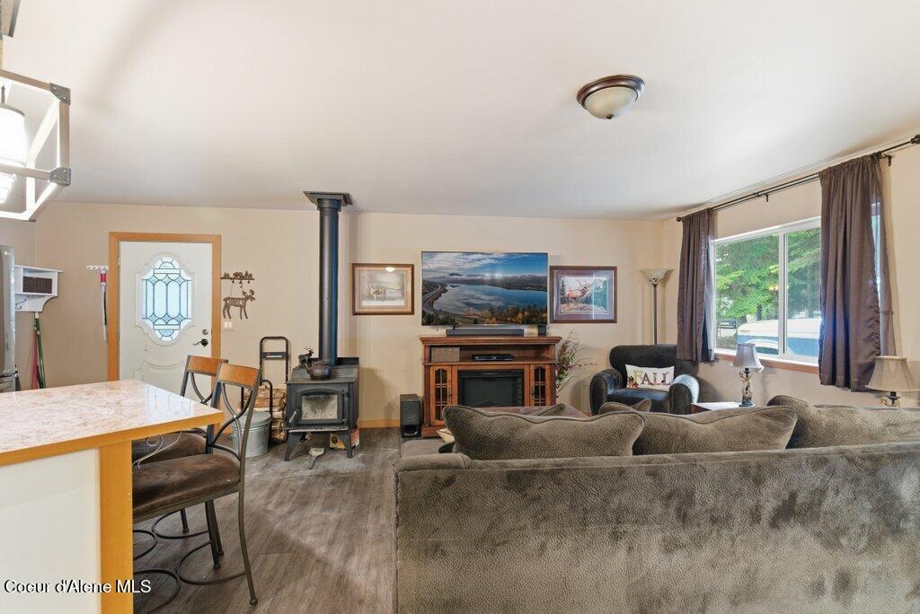 10948 East Gypo Road Athol, ID 83801 - Photo 4 of 41 Living Room