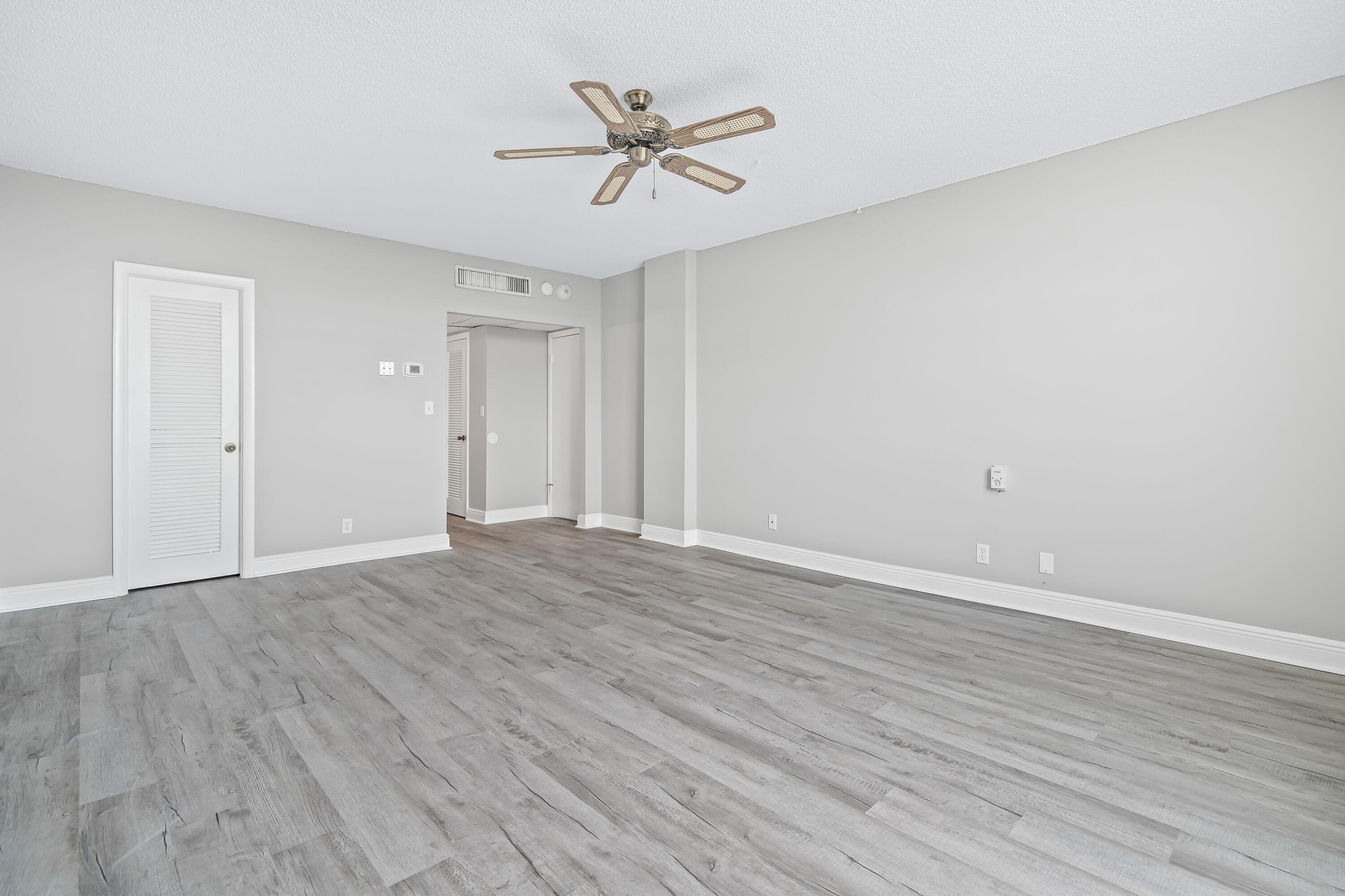 2851 South Ocean Boulevard, Unit 26 Boca Raton, FL 33432 - Photo 9 of 21 017-2851SouthOceanBoulevard-BocaRaton-FL