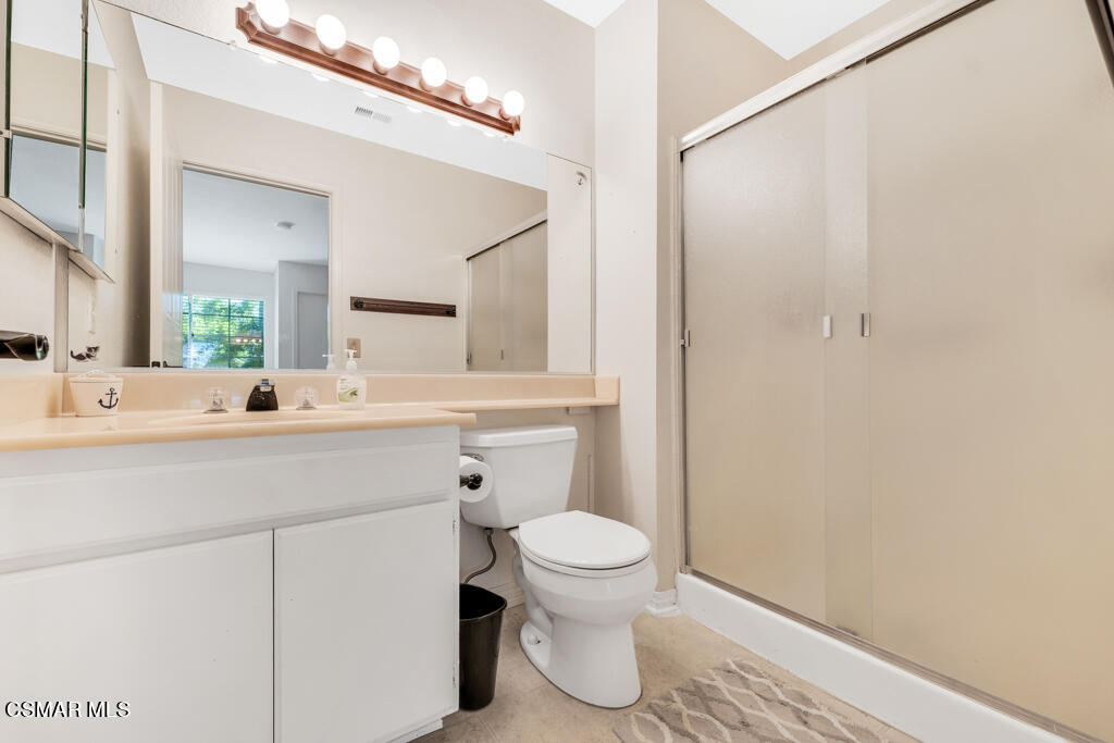 1806 Rory Lane, Unit 9 Simi Valley, CA 93063 - Photo 18 of 27 1806 Rory Lane Unit 9 - Guest Bath 1